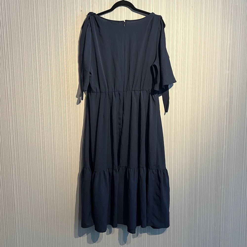 Plus size Eloquii blue dress w/ cutout shoulders & bow detail - Picture 3 of 7